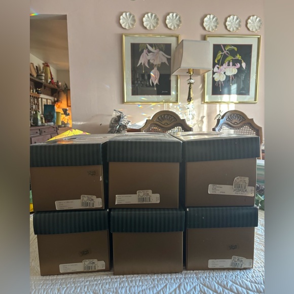 Set of 3 Waterford Heirloom Storks - Picture 10 of 10